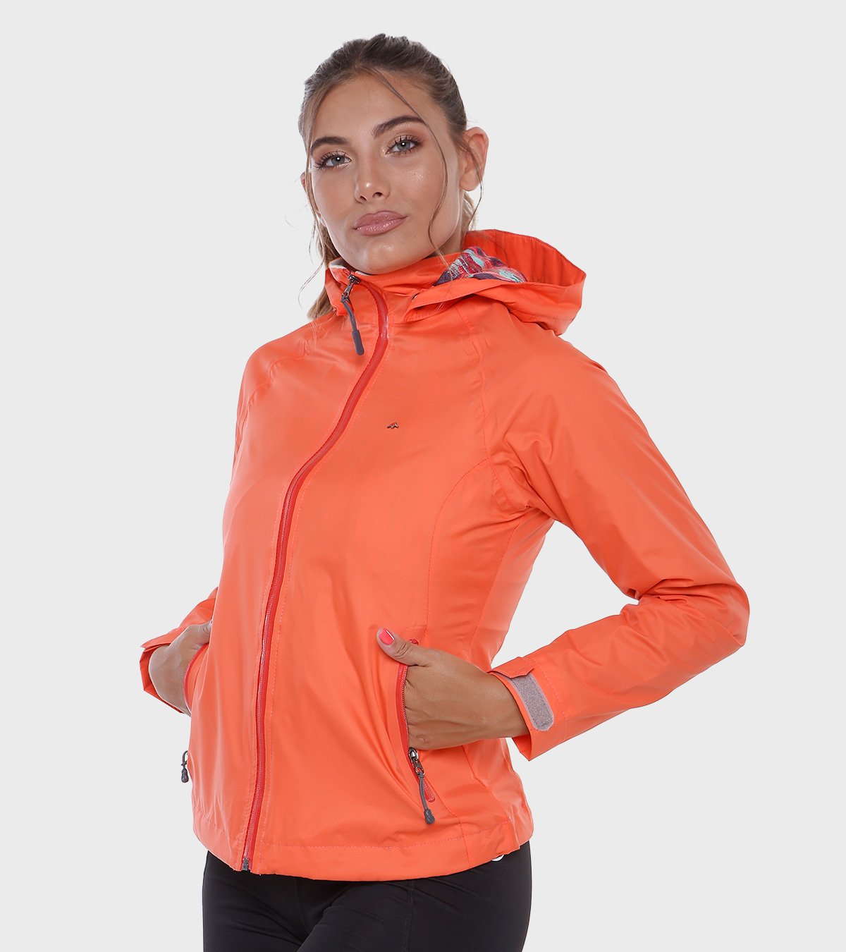 Campera rompeviento de mujer Eluney
