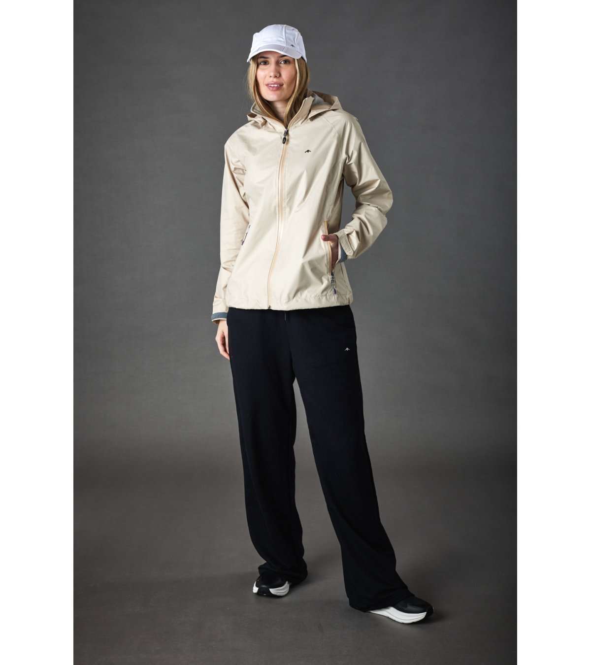 Campera rompeviento de mujer Eluney