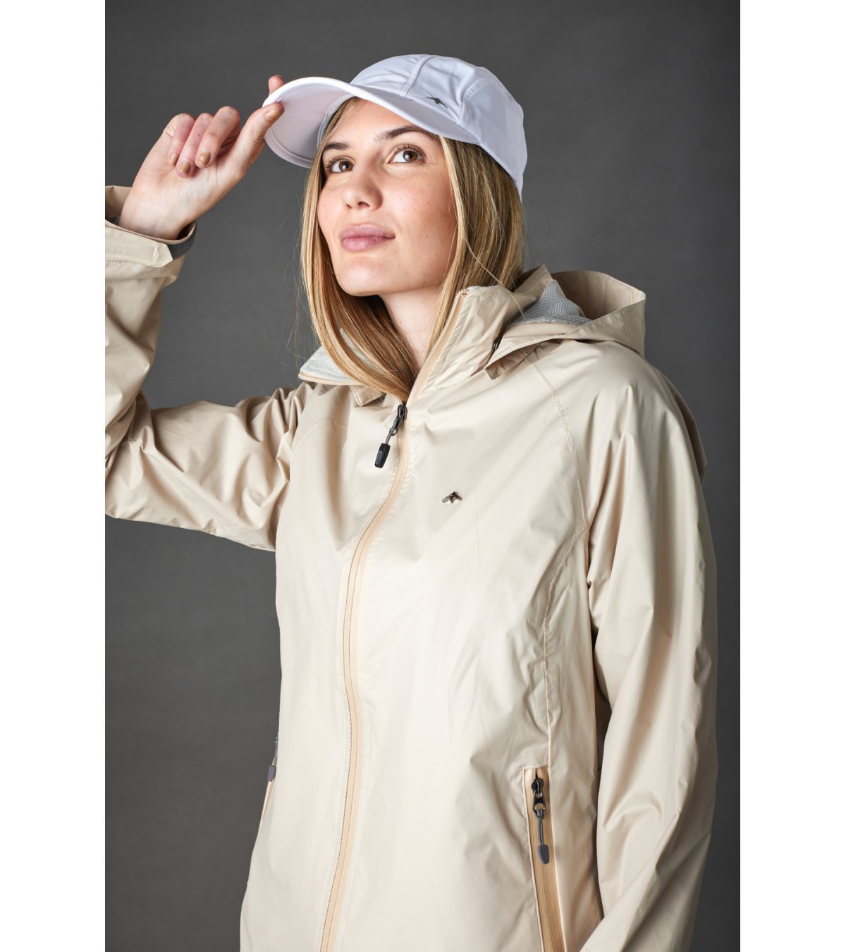 Campera rompeviento de mujer Eluney