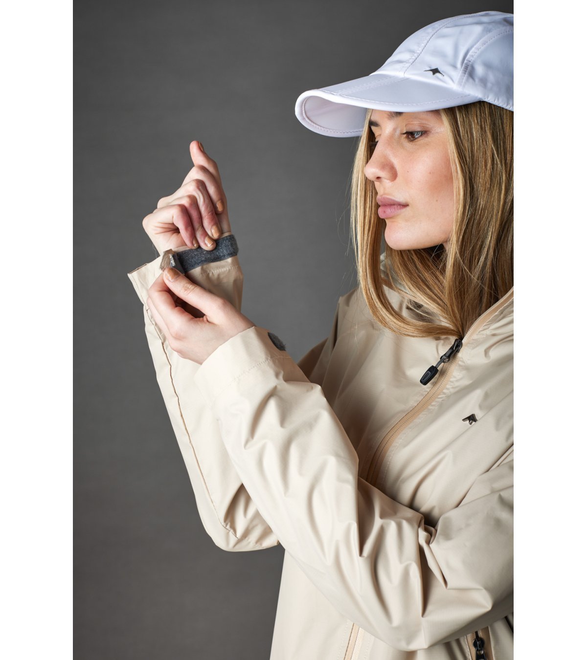 Campera rompeviento de mujer Eluney