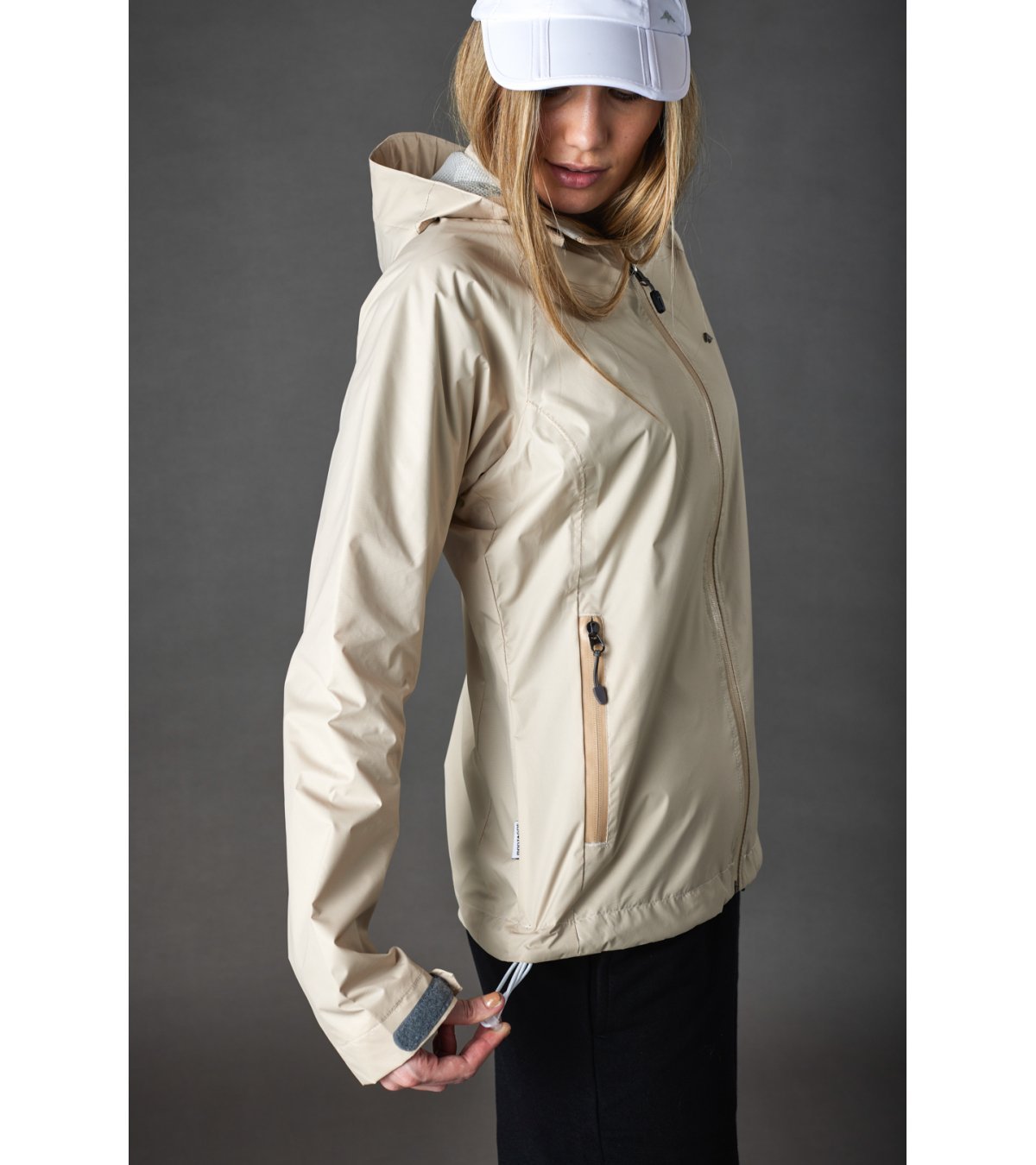 Campera rompeviento de mujer Eluney