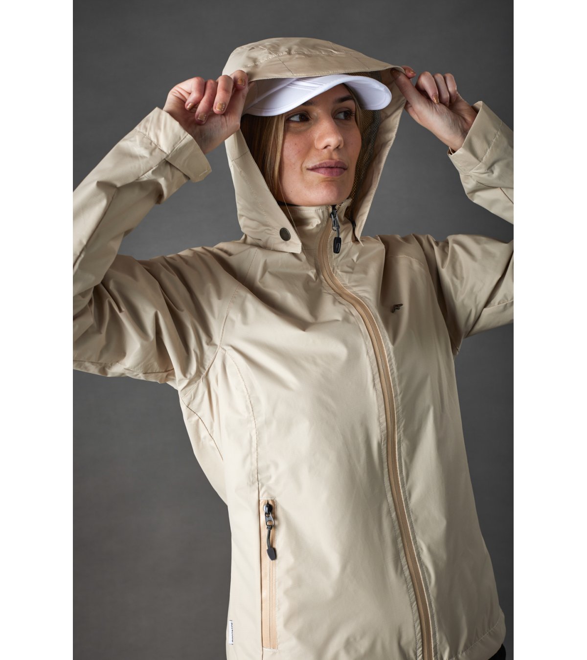 Campera rompeviento de mujer Eluney