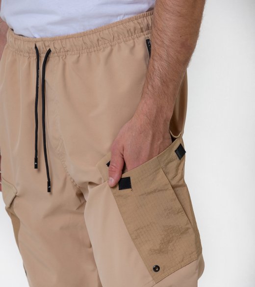Pantalón de hombre Tesis