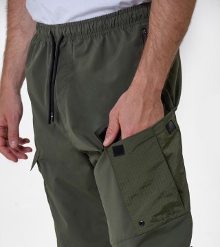 Pantalón de hombre Tesis