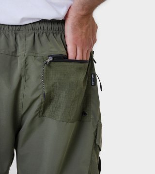 Pantalón de hombre Tesis