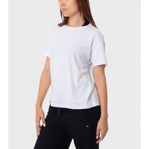 Remera de mujer Essential Remera de mujer Essential